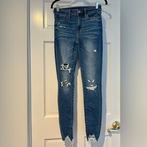 American Eagle Women’s Distressed Super Hi-Rise Jegging 4 LONG